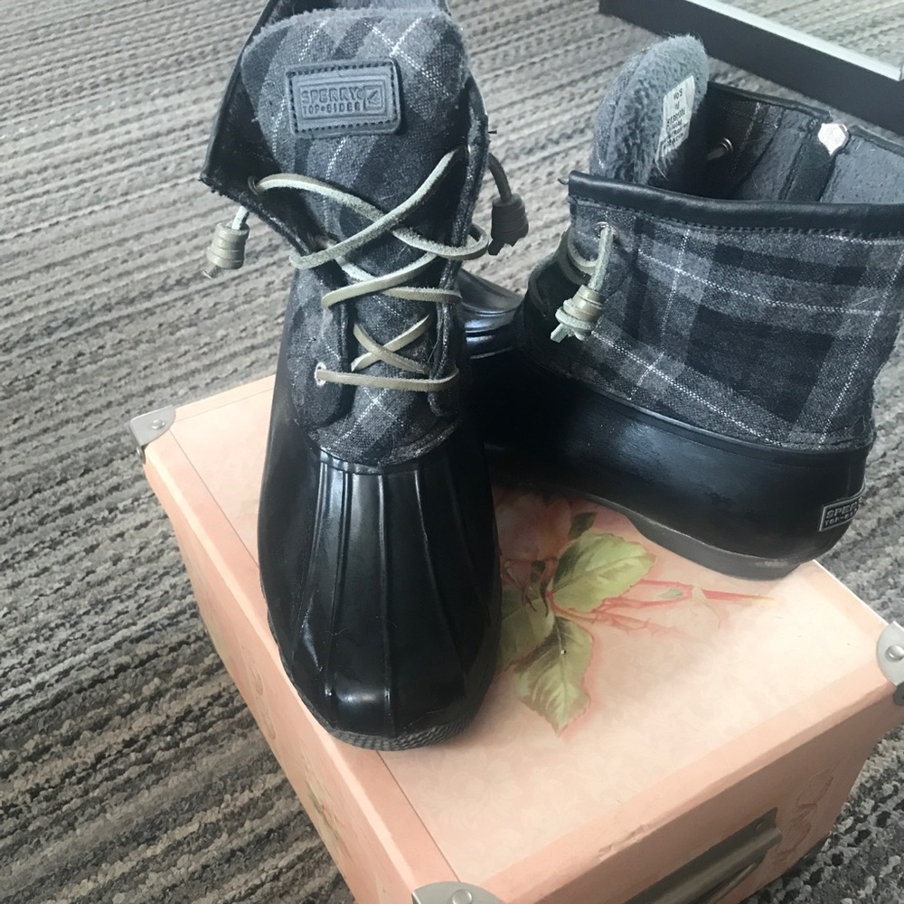 Sperry duck boots great condition